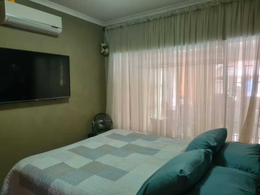 6 Bedroom Property for Sale in Cashan North West